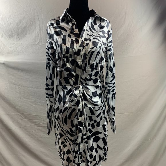 Black And White Geo Print Twist Front Shirt Dress - Picture 5 of 8